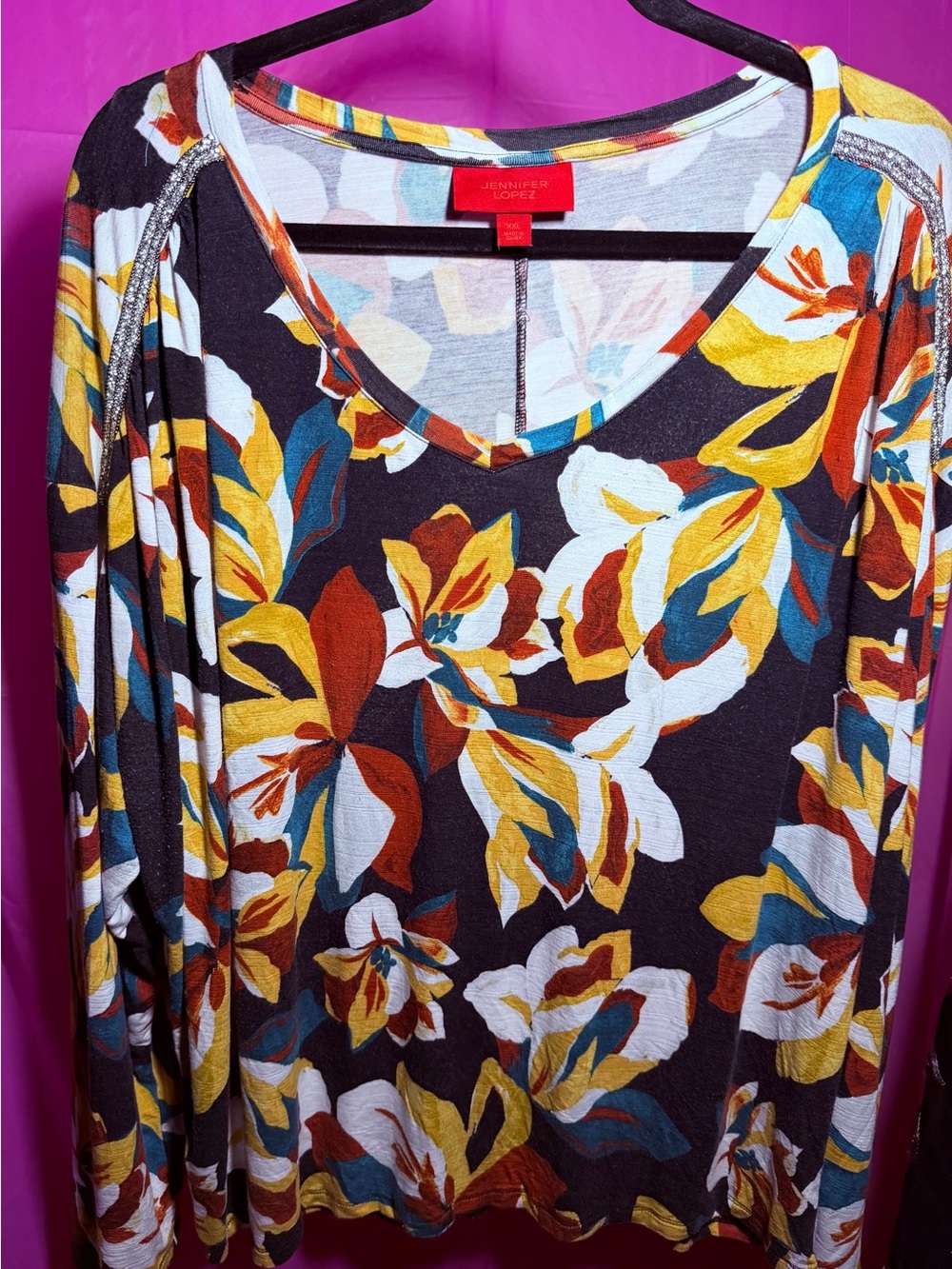 Jennifer Lopez Black Floral Scoop Neck Top - Multicolor Print
